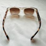 J.Crew β
Irving Sunglasses - Multicolored β
Photo 5