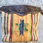 Myra Bag Hand Photo 3