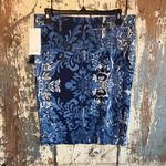 Karen Kane NWT  blue floral pencil skirt, size Medium Photo 2