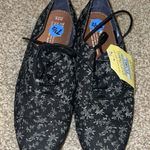 Toms NWT  Floral Lace up Oxford Photo 0