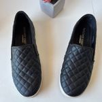 Skecher Street Quilted Womens Shoes Size 8.5 Black Slip on Sneaker Comfort Norm Photo 3