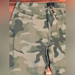 Celebrity Pink Skinny Camo Pants Photo 1