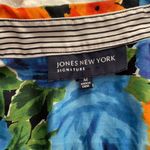 Jones New York  Floral ButtonDown Shirt Size Medium Photo 5