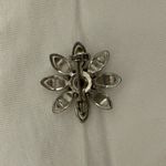 Lovely Little Silver Tone Flower Brooch Q Sparkly Rhinestone Center Photo 4
