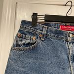 Levi's Levi’s 550 Size 12 Classic Relaxed Tapered Leg Medium Wash High Rise Jeans Photo 2