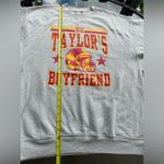 Hanes Go Taylor’s Boyfriend Sweatshirt Sand Beige Size Medium  Ecosmart Football Photo 5