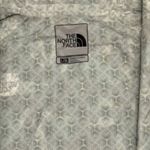 The North Face NEW  women's large Hyvent 2.5L waterproof Retails $150. Photo 3