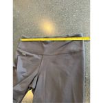 Under Armour  capri athletic Pants size Medium Photo 4