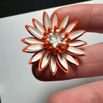 Trifari Vintage Crown Enamel Flower White & Orange Gold Tone Clip On Earrings Photo 4