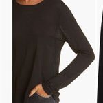 frame denim Frame Easy Crewneck Organic Linen Long Sleeve Top In Noir Photo 2