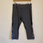 Under Armour UA Womens size Large gray compression workout leggings capri pants Photo 1