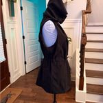 Active USA NWOT Black Hooded Vest with Pockets and Drawstring Photo 5