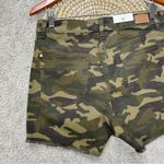 Judy Blue NWT  Camo Army Print Shorts 4” High Rise Frayed Hem Size XL Photo 6