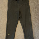 Under Armour  Women’s Heat Gear Gray Cropped Compression Leggings Photo 0