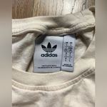 Adidas  graphic tee large Photo 3