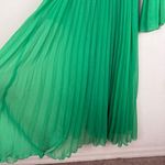ASOS Designs Maternity Tie Back Fluted Sleeve Pleated Midi Dress in Kelly Green Size undefined Photo 7