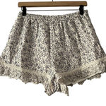 American Eagle Floral Ruffle Shorts Ivory Black Womens Medium Elastic Waist Photo 0