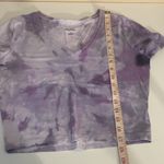 Wild Fable  tie dye cropped v neck t shirt white purple faded look size‎ L Photo 4
