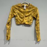 Gymshark New  ADAPT CAMO YELLOW crop top (matching leggings in closet) Photo 3