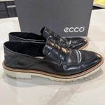 Ecco Incise Tailored Leather SlipOn Loafer Womens Size 8 Black Minimalist Preppy Photo 4