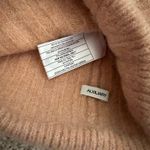 Aritzia  Hat Photo 1