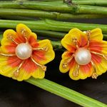 Vintage ORA Signed Orange Plastic Poppy Flower Faux Pearl Brooch & Earrings Set Photo 6