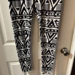 Show Lai Black/White Print Leggings size Small Photo 5