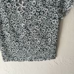 Forever 21  Shirt Womens Medium Black‎ White Floral Daisy Cutout Cropped Tee Top Photo 2