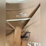 Hollister California Graphic Logo Applique
Embroidered crop crew Sweatshirt M Photo 1