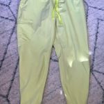 FIGS  Highlighter Scrub Set Size M/P Zamora Joggers And M Catarina Top PO5330 Photo 3