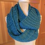 Gorgeous Wool Knit Teal Infinity Scarf /Wrap Blue Photo 0
