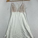 Flora Nikrooz Flora Photo 0