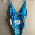 Kenneth Cole NWT Women’s size small key hole plunge one piece Photo 10