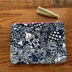 Lilly Pulitzer New Upstream Clutch Cosmetics Case. Photo 7