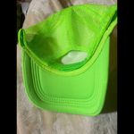 Men woman hat neon green trucker Photo 1