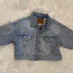 Levi's Cropped Trucker Jacket Photo 2