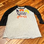 Women’s Halloween hocus pocus baseball t Photo 0