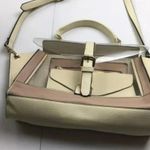 un brand ladies hand bag M Tan Size M Photo 8