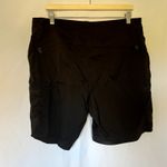 L.L.Bean black shorts pockets women's size 16 regular nylon spandex summer pants Photo 5