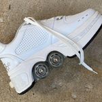 Sanheng Fire Roller Blade Shoes Photo 2