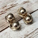 Vintage Clip On Earrings Photo 1