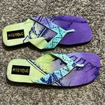 Mystique Boutique Mystique Flip Flops/Sandals Size 9 Photo 0
