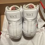 Nike blazers 6.5 boys youth/ women’s 7 Photo 2