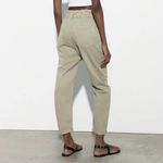 ZARA high-waisted, Baggy Relaxed jeans with a paperbag waist in a light green Photo 15