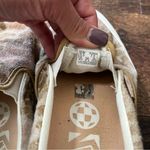 Vans  // 98 Groovy Floral Shoe Slip On Size 7 Photo 4