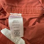 Athleta  Expedition Shorts Womens Size 2‎ Athletic Ruby Red Color Photo 3