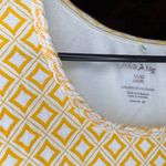 White Stag Diamond Pattern Women’s Yellow & White Tee Photo 3