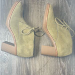 Tory Burch Women's Hilary Olive Green Suede Lace Up Chukka Bootie Size 7.5 Photo 3