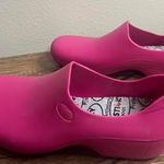 Sticky Shoes Pink Slip Photo 0