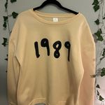 Taylor Swift 1989 Afterglow Yellow Polyester Sweatshirt Size XL Photo 0